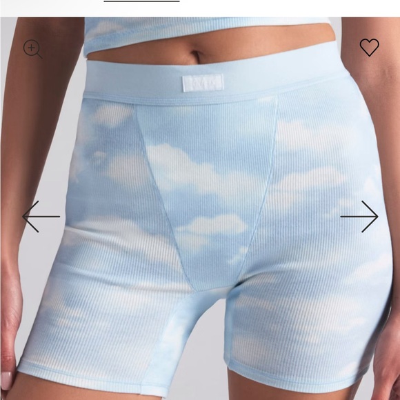 NWOT Skims Sky Blue Cloud Print boxers Biker Shorts Blue Quartz Cloud Print - Picture 1 of 4